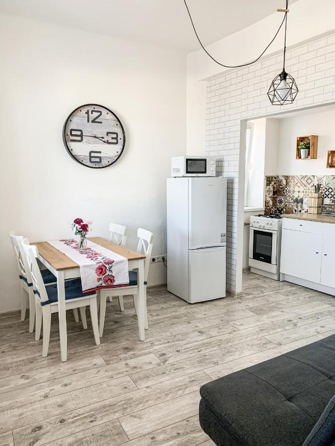 Charming Apartment In Paradise Called Братислава Екстериор снимка
